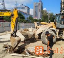 男生的鸡鸡日进女生的逼免费看高温下的坚守｜道路建设者用汗水铺就畅通路